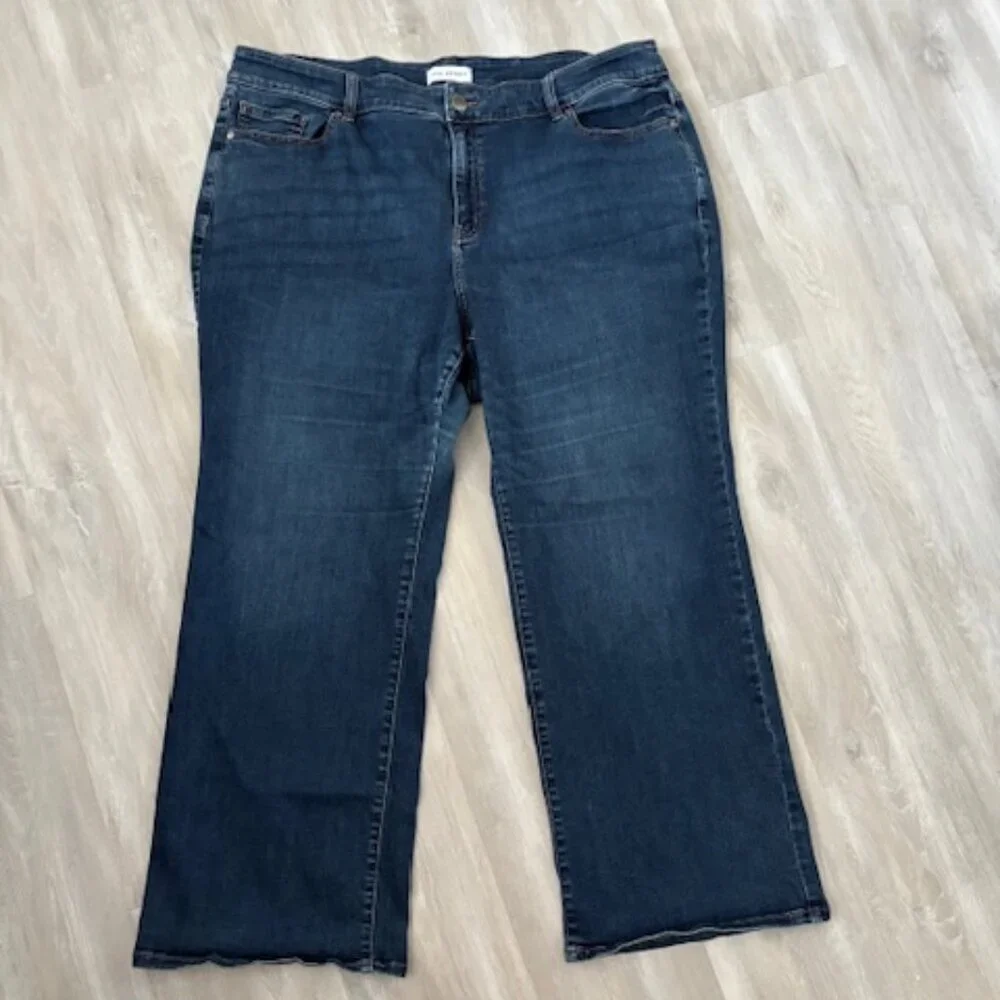 Lane Bryant Flex Magic Waistband Curvy Fit High Rise Bootcut size 24 - Picture 1 of 9